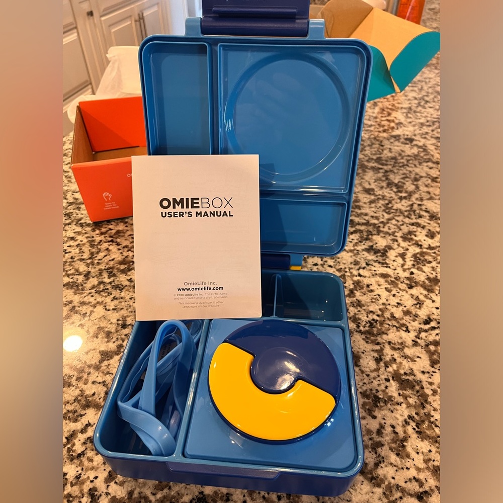 NWT OmieBox Lunch Box - Blue